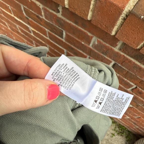 Lucky Brand Green Floral Coverall Romper Shorts Size Medium Shortalls - Picture 6 of 6